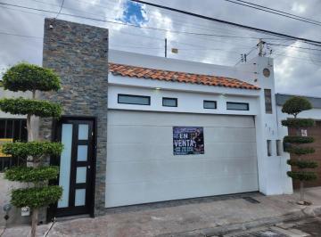 Casa de 4 habitaciones, Mexicali · Casa en Venta Cuatro Recámaras Ampliada Villas del Rey