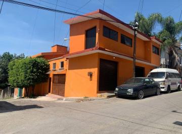 Casa de 4 habitaciones, Cuernavaca · Casa Comercial en Antonio Barona 1a Secc. Cuernavaca - Crb - 1215 - Cc