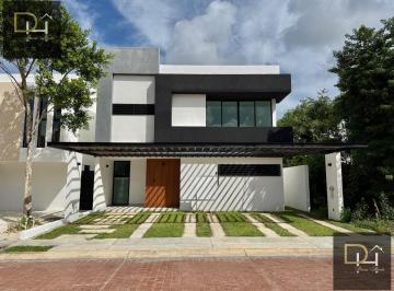 Casa · 318m² · 3 Recámaras · 3 Estacionamientos · Casa en Venta en Residencial Via Cumbres
