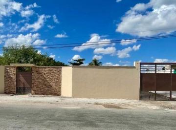 Casa de 5 habitaciones, Kanasín · Casa en Venta en Mulchechén, Cerca de Periférico, de 1 Planta, Amplios Espacios.
