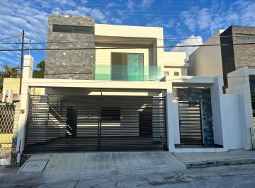 Casa · 253m² · 3 Recámaras · 2 Estacionamientos · Casa en Venta Nueva, Col. Vergel, Tampico. Inf.