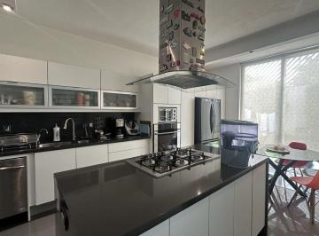 Casa en condominio · 323m² · 3 Recámaras · 3 Estacionamientos · Casa en Venta, Casa del Agua, Metepec, Colonia Llano Grande