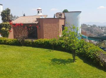 Casa · 267m² · 4 Recámaras · 4 Estacionamientos · Casa en Cuernavaca Dentro de Fraccionamiento con Vista Panorámica