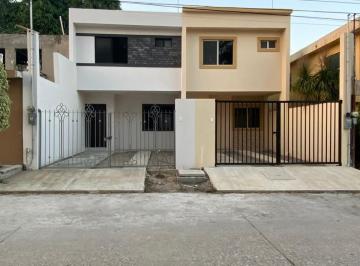 Casa · 100m² · 3 Recámaras · 2 Estacionamientos · Casa en Venta Col Revolucion Verde Tampico Tamaulipas
