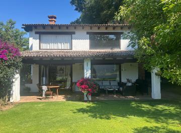 Fachada · Hermosa Casa en Condominio con Excelente Ubicación en Avandaro