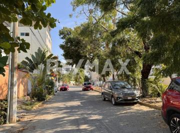 Oficina · 319m² · 2 Estacionamientos · Clínica Médica en Zona Estratégica, Ideal Para Especialistas y Empresarios del Sector Salud en Acapu