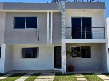 Casa en Venta
Resd. Privado
Fortin, Ver.
Terreno : 150m2. (10 x 15)
Construccio · Casa en Venta en Residencial Privado Cerca de Sams