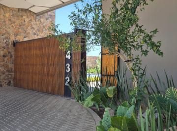 Casa de 4 habitaciones, Zapopan · Casa en Venta en Zona Real Coto Sequoia.