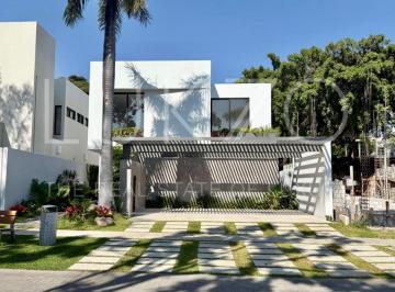 Casa de 4 habitaciones, Cuernavaca · Casa en Venta en Palmira, Cuernavaca