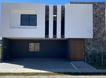 Casa · 275m² · 3 Recámaras · 3 Estacionamientos · Venta de Casa en Valles del Molino a D - 03