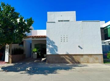 Casa de 3 habitaciones, Aguascalientes · Casas en Venta en Aguascalientes Norte en Viña Antigua Frente a Area Comun
