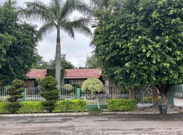 Casa · 347m² · 4 Recámaras · 2 Estacionamientos · Casa en Venta - (4)