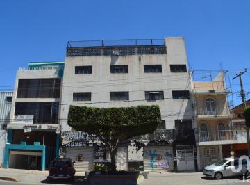 Edificio · 568m² · 12 Recámaras · 8 Estacionamientos · Edificio de 3 Departamentos y 2 Locales en Venta Para Remodelar en Blvd Lopez Mateos, Leon, Gto.