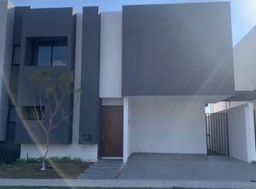Casa · 221m² · 3 Recámaras · 2 Estacionamientos · Venta de Casa en Valles del Molino C - 03