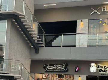 Local en centro comercial , El Marqués · Local en Renta en Xentric Mirador Sin Habiliatar o Habilitado
