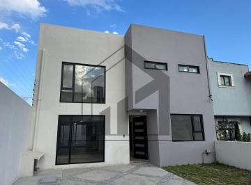 Casa Venta de 3 habitaciones · Casa en Venta en Metepec