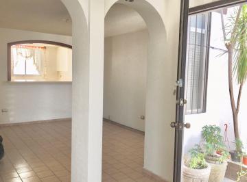 Casa en renta Riberas de Linda Vista, muy Iluminada. Amplios Espacios.

Céntrica · Casa Riberas Linda Vista. Col. Semi - Privada. Excelente Distribución. Céntrica.