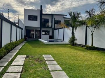 Casa de 6 habitaciones, Temixco · Moderna Casa Nueva con Alberca en Fracc. Brisas Temixco Morelos.