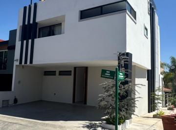 Casa en condominio de 4 habitaciones, Zapopan · Casa de 3 Niveles Dentro de Coto Privado