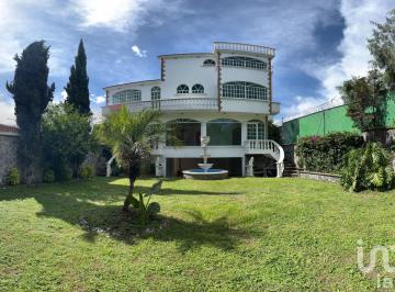 Casa · 420m² · 6 Recámaras · 6 Estacionamientos · Venta de Casa en Fuentes de Tepepan, Tlalpan, Cdmx.
