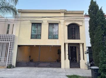 Casa · 310m² · 3 Recámaras · 2 Estacionamientos · Casa en Venta Cumbres Élite