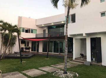 Casa de 3 habitaciones, Cuernavaca · Casa Minimalista en Ejidos de Acapatzingo Cesión de Derechos