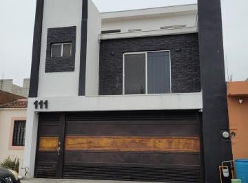 Casa · 96m² · 3 Recámaras · 2 Estacionamientos · Casa en Venta Portal de Santa Rosa, Apodaca N. L