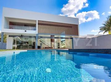 Casa · 558m² · 4 Recámaras · 8 Estacionamientos · Casa en Venta en Lagos del Sol Cancun