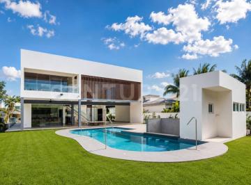 Casa · 558m² · 4 Recámaras · 8 Estacionamientos · Casa en Venta, Residencial Lagos del Sol, Cancún