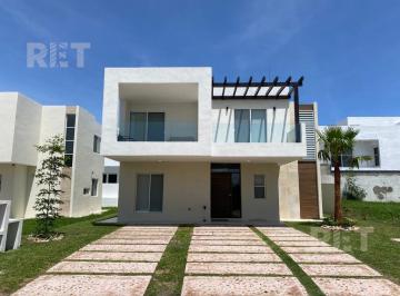 Casa · 245m² · 3 Recámaras · 2 Estacionamientos · Casa en Fraccionamiento Residencia Velamar