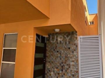 Casa · 300m² · 3 Recámaras · 2 Estacionamientos · Casa en Renta en Col. Cerrada de Cumbres en Monterrey