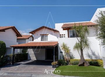 Casa en condominio · 390m² · 3 Recámaras · 2 Estacionamientos · Casa en Venta en Lomas del Campanario III, El Campanario Querétaro