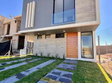 Casa de 4 habitaciones, Zapopan · Casa en Venta en Valle Imperial