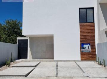 Casa · 213m² · 3 Recámaras · 2 Estacionamientos · Casa en Venta en Rinconada de Banderas, Mezcalitos