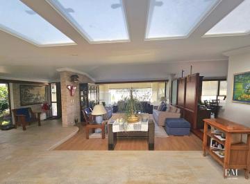 Casa de 4 habitaciones, Miguel Hidalgo · Casa en Venta en Bosques de Las Lomas en un Solo Piso con Terraza y Jardin