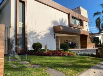 Casa en condominio de 4 habitaciones, Tlajomulco de Zúñiga · Casa en Venta en Fraccionamiento Club de Golf Santa Anita