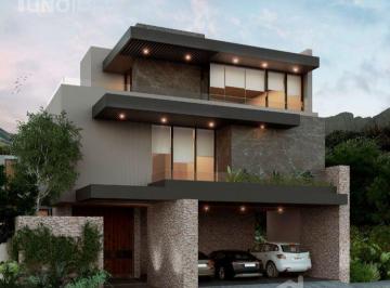 Casa · 724m² · Casa con Alberca en Venta La Joya Monterrey