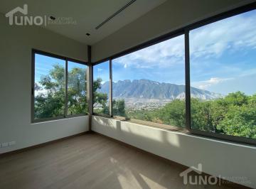 Casa · 980m² · 4 Recámaras · 4 Estacionamientos · Casa en Venta en Villa Montaña, San Pedro Garza Garcia N. L.