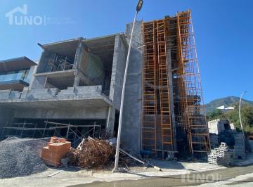 Casa · 1073m² · 5 Recámaras · Casa en Venta en Sierra Alta 10 Mo Sector