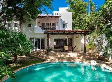 Casa · 826m² · 4 Recámaras · Casa en Venta en Residencial Campestre