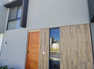 Casa · 99m² · 3 Recámaras · 3 Estacionamientos · Casa en Venta en Aurora, Zakia, Querétaro