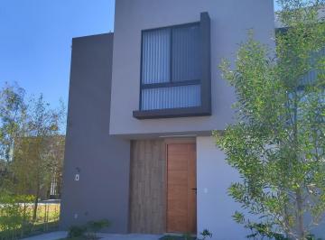 Casa · 115m² · 3 Recámaras · 2 Estacionamientos · Casa en Venta en Aurora, Zakia, Querétaro