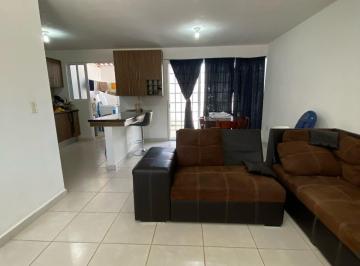 Casa en condominio de 3 habitaciones, Morelia · Casa en Renta de 3 Recamaras y Terraza, en Fraccionamiento Altozano Morelia