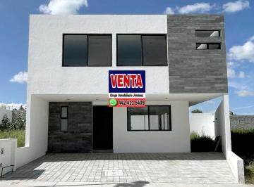 Casa · 210m² · 2 Recámaras · 3 Estacionamientos · Casa - Ciudad Maderas Residencial Querétaro