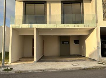 Casa · 220m² · 3 Recámaras · 1 Estacionamiento · Casa en Venta en Fracc Lomas de La Rioja