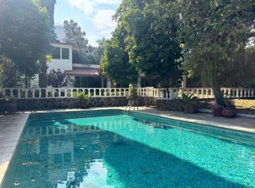 Casa uso de suelo de 9 habitaciones, Cuernavaca · C Casa con 9 Recámaras y 1600 m² de Terreno en Venta Unicamente, Las Águilas Jardín y Alberca Propia