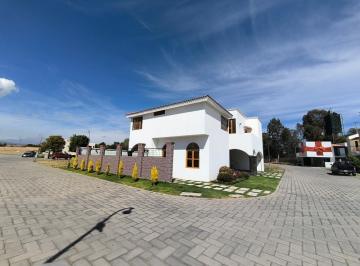 Casa en condominio · 300m² · 3 Recámaras · 2 Estacionamientos · Casa Nueva en Venta con Amplio Jardin en Atlixco Puebla, Finca Las Memorias