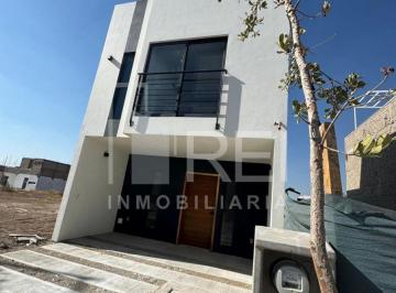 CASA A ESTRENAR, DENTRO DE COTO CON VIGILANCIA 24/7, ESTACIONAMIENTO PARA VISITA · Casa en Venta El Álamo Tlaquepaque
