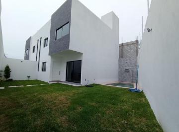 Casa de 1 habitación, Emiliano Zapata · Vive con Estilo: Residencia en Venta Al Sur de Cuernavaca