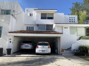 Casa · 258m² · 3 Recámaras · 2 Estacionamientos · Casa en Venta en Gran Jardín en León